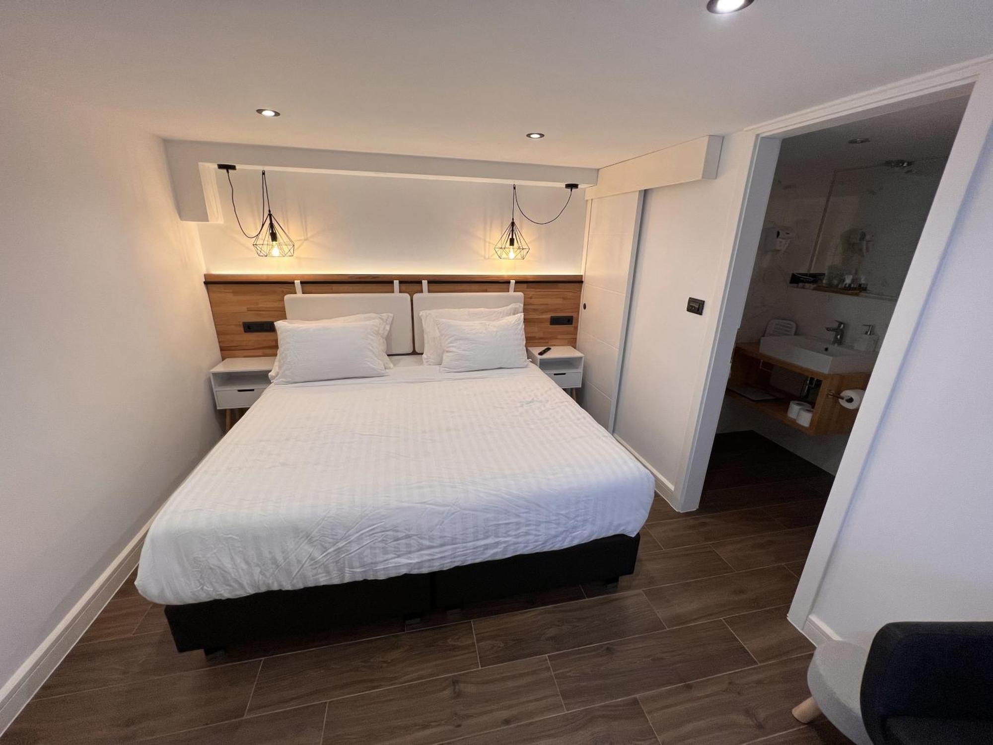 On The Square Suites Split Cameră foto